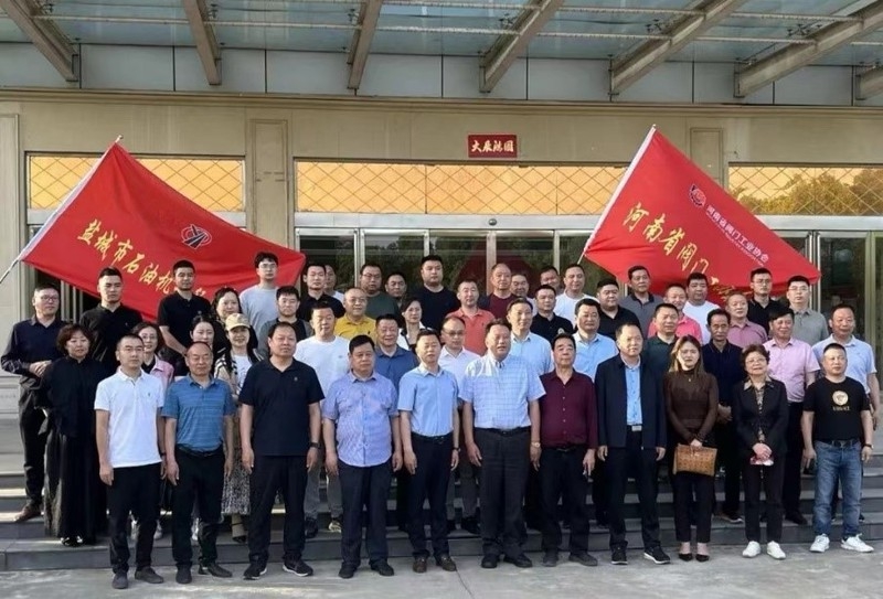 河南省閥門工業(yè)協(xié)會與鹽城市石油機械行業(yè)協(xié)會蒞臨河南開閥考察合作